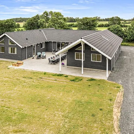 Holiday home 8 Bedroom Beautiful In *