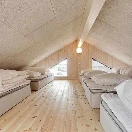 Vakantiehuis Gorgeous In With Sauna *